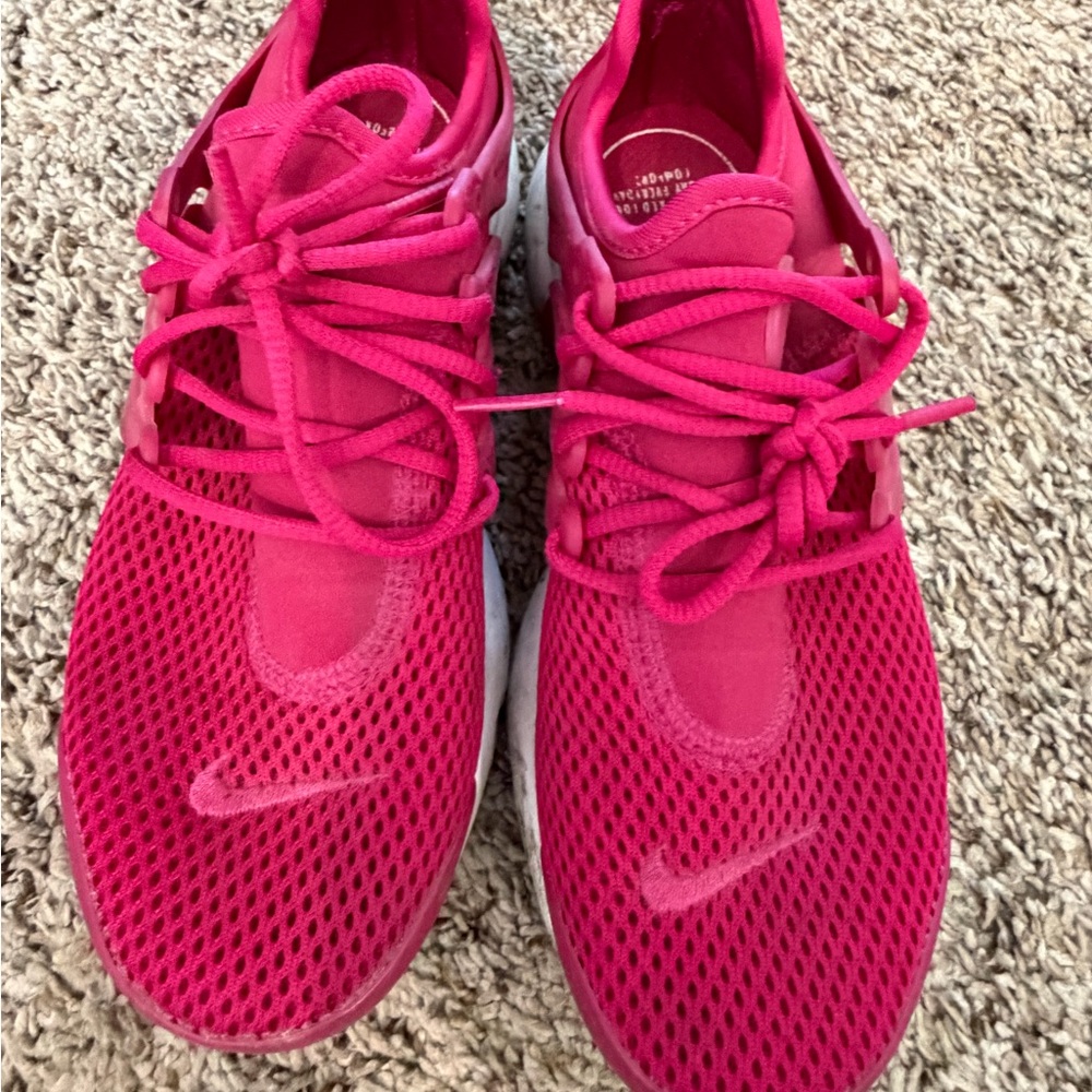 Nike Women's Fuchsia Mesh Sneakers